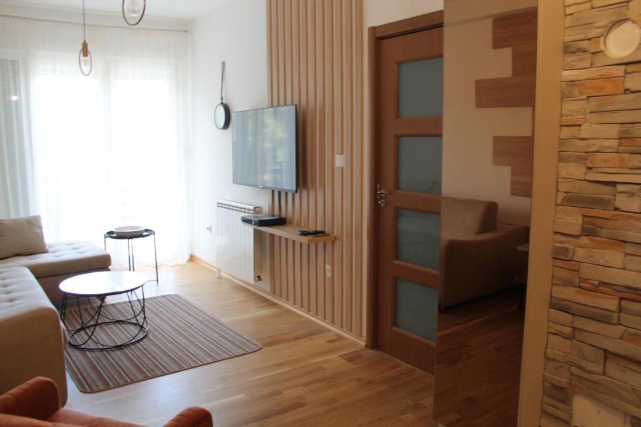 Zlatni Dar Apartment *